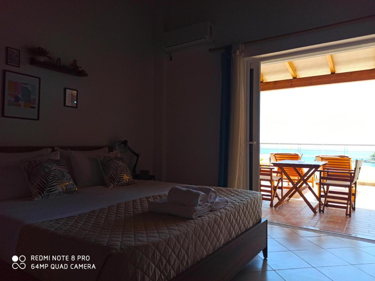 Bourbos Summer Rooms Himare Bagian luar foto