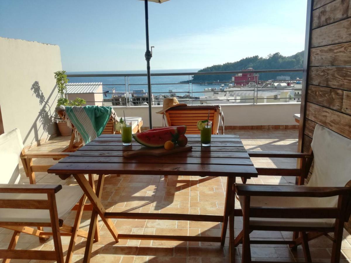 Bourbos Summer Rooms Himare Bagian luar foto